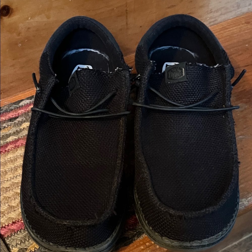 Hey Dude BOYS  Black Loafers size 6 - Picture 6 of 7